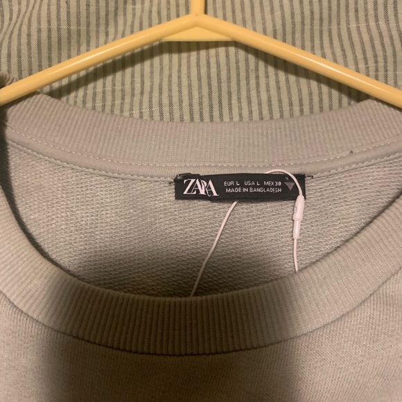 Zara Cropped Sweater - Picture 2 of 3